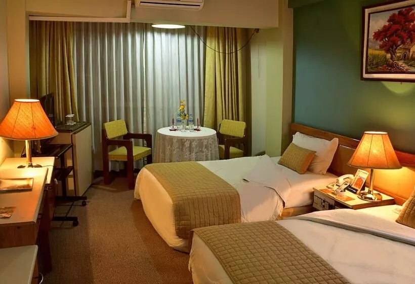 هتل Cesar S Plaza