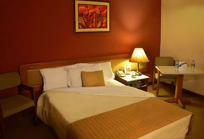 هتل Cesar S Plaza