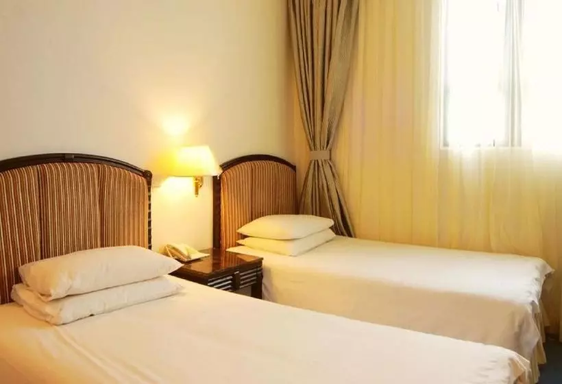 هتل Cosco Inn