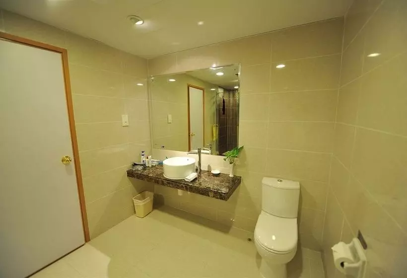 هتل Cosco Inn
