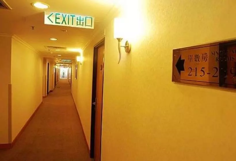 هتل Cosco Inn
