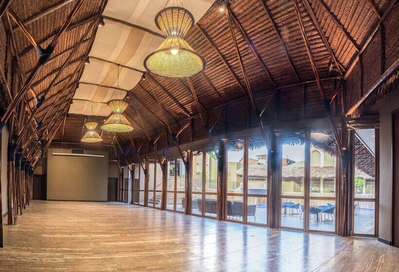 בית מלון כפרי Doubletree By Hilton Iquitos