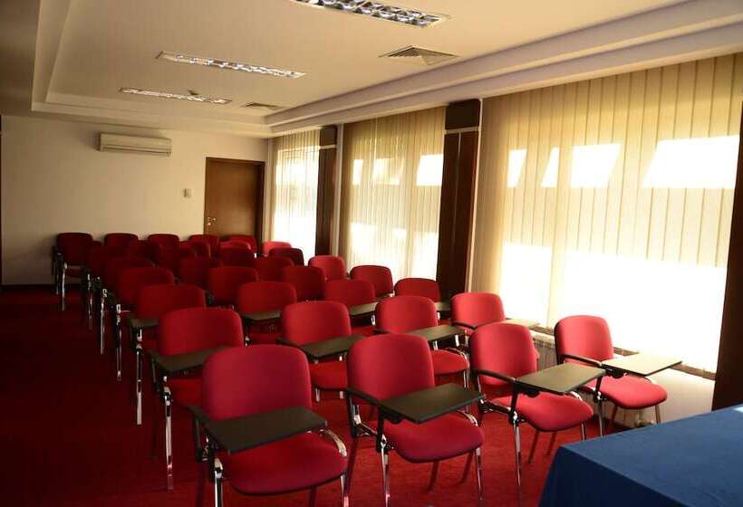 酒店 Forum Free Parking