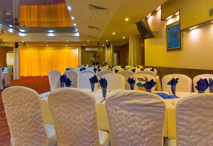 酒店 Forum Free Parking