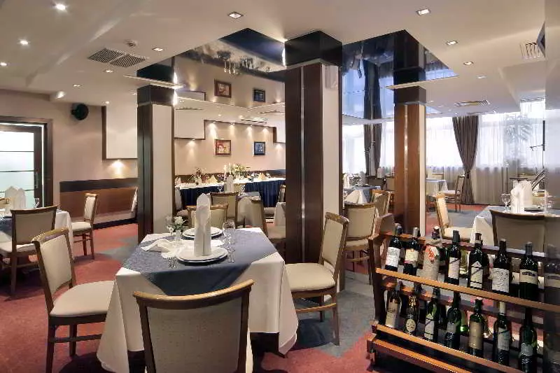 酒店 Forum Free Parking