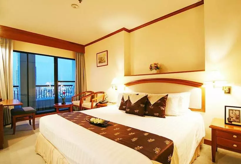 هتل Grand Diamond Suites