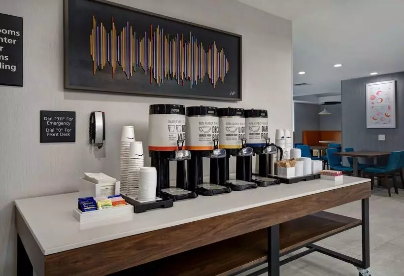 هتل Hampton Inn Nyjfk