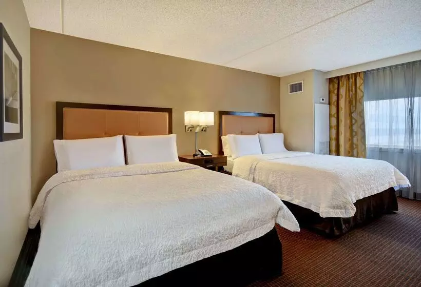 هتل Hampton Inn Nyjfk