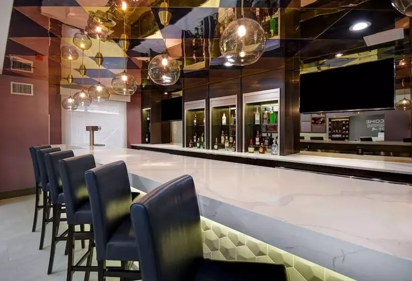 هتل Hampton Inn Nyjfk