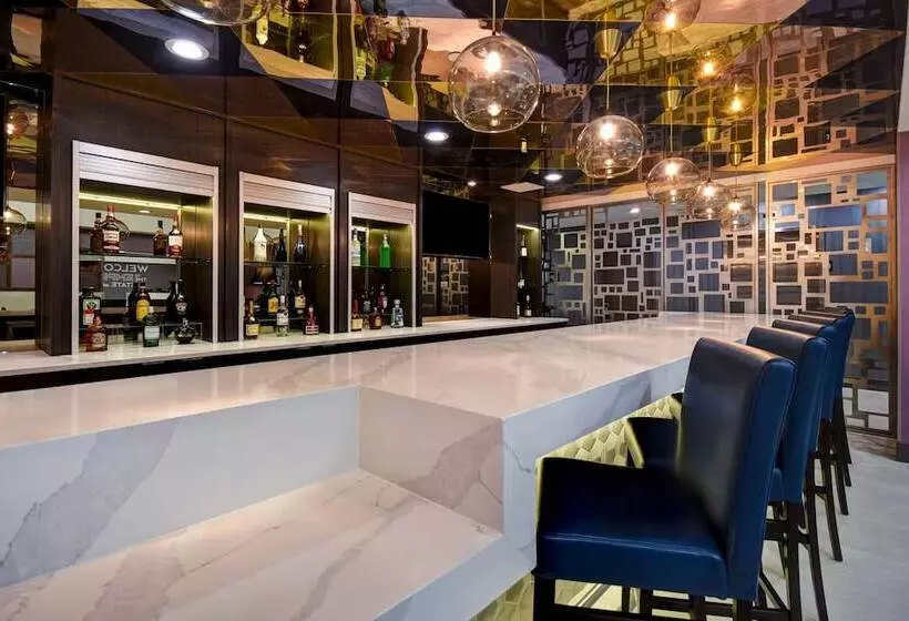 هتل Hampton Inn Nyjfk