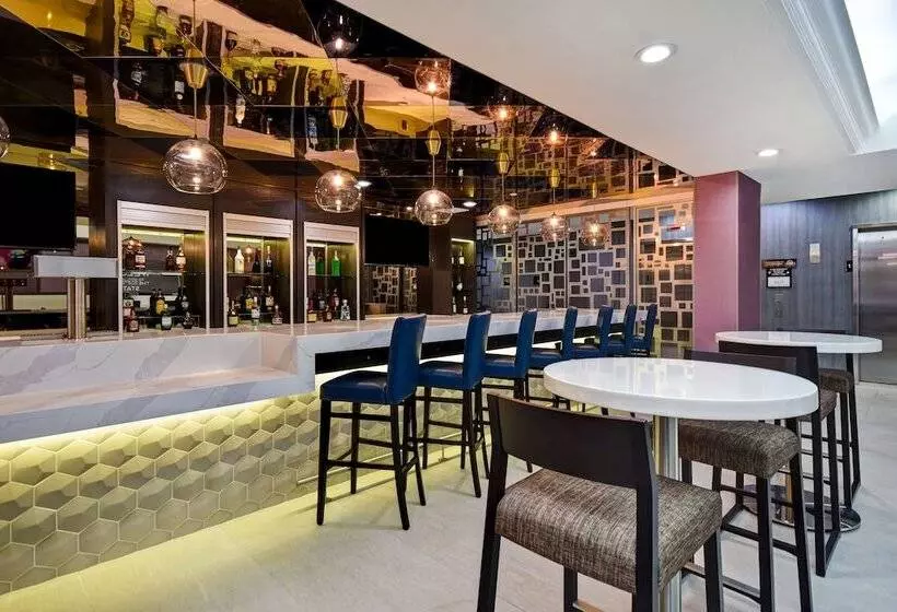 هتل Hampton Inn Nyjfk