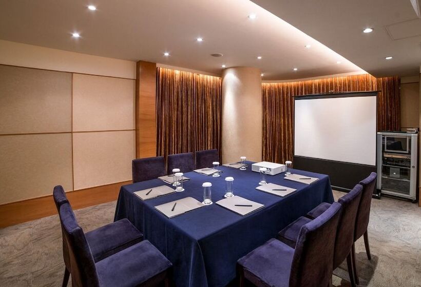 هتل Harbour Plaza Metropolis