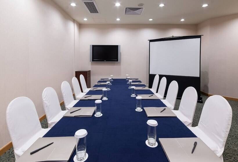 هتل Harbour Plaza Metropolis