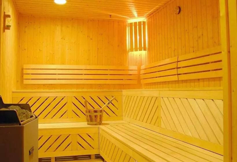 هتل Harbour Plaza Metropolis