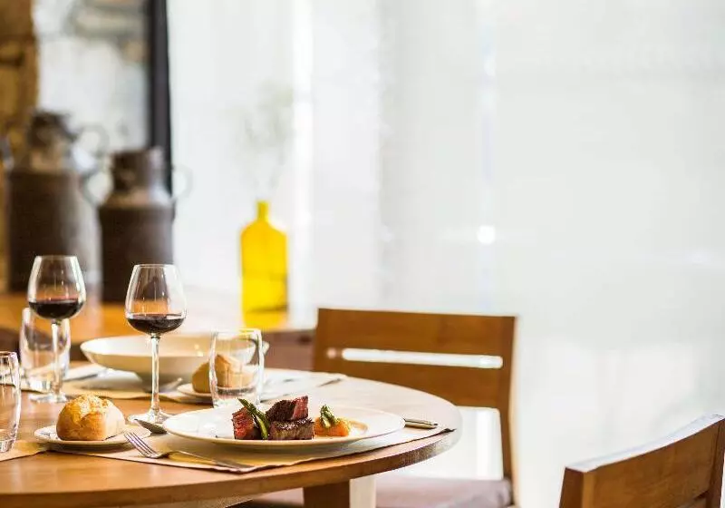 Отель Mercure Saintlary