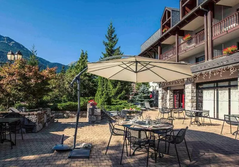 Отель Mercure Saintlary