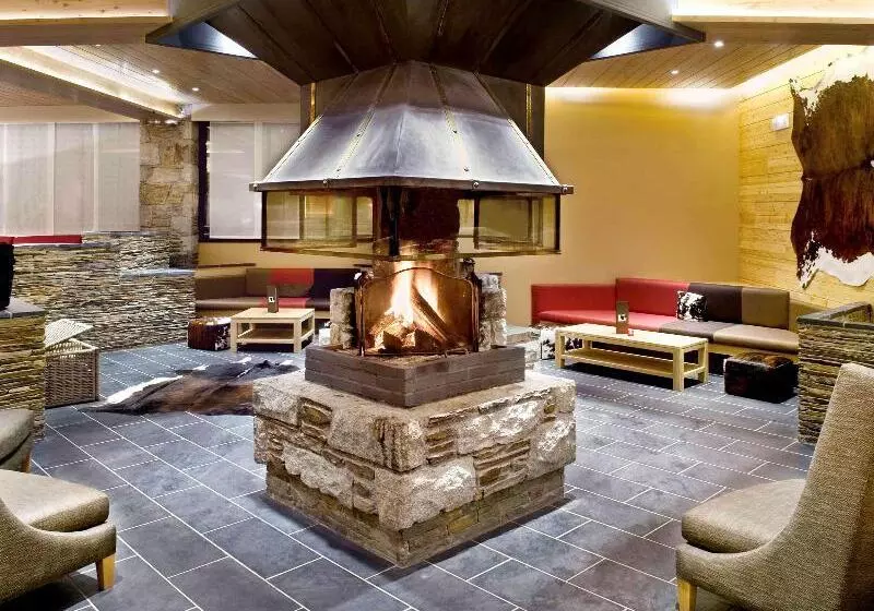 Отель Mercure Saintlary