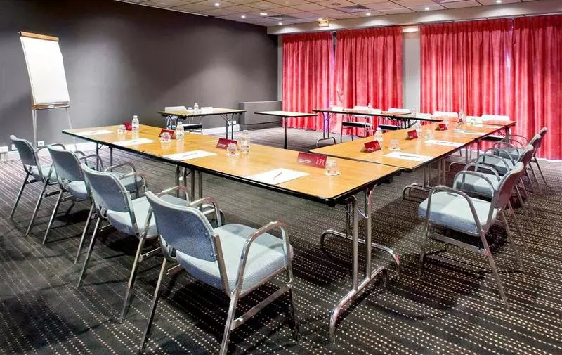 Отель Mercure Saintlary