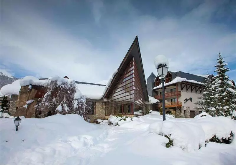 Отель Mercure Saintlary