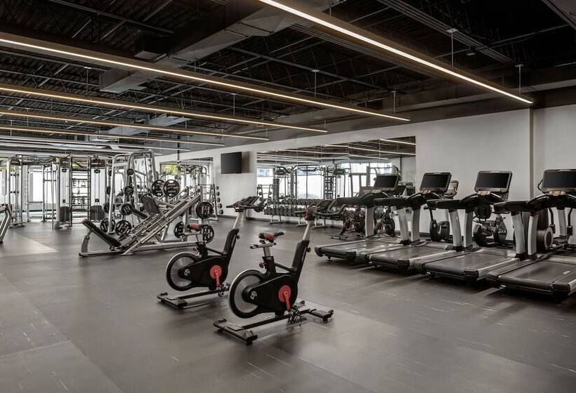 هتل Renaissance Newark Airport