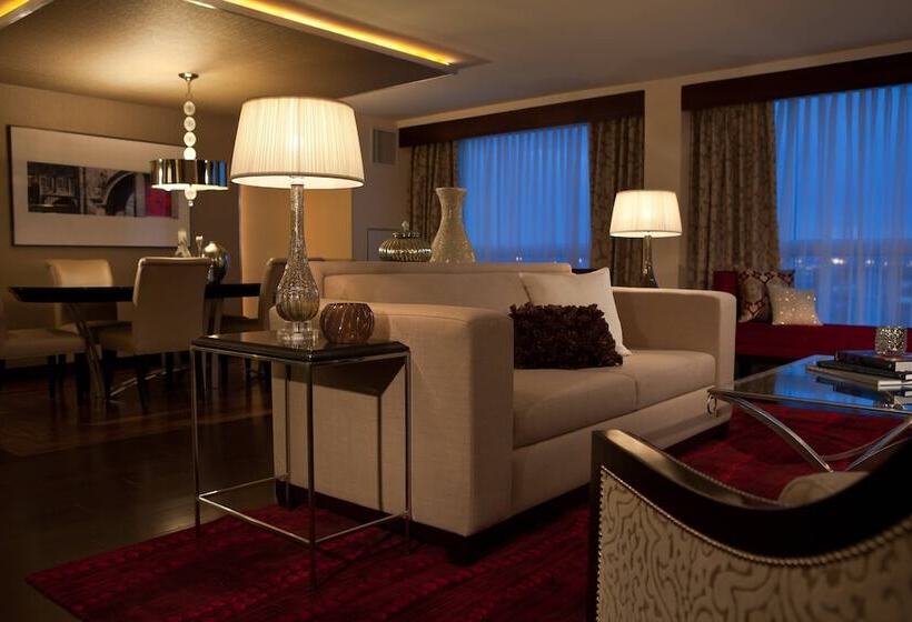 هتل Renaissance Newark Airport