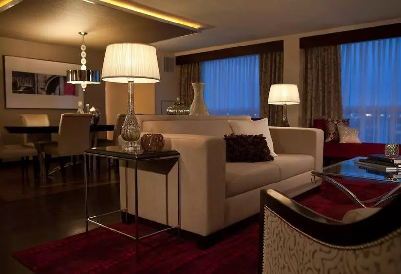 ホテル Renaissance Newark Airport