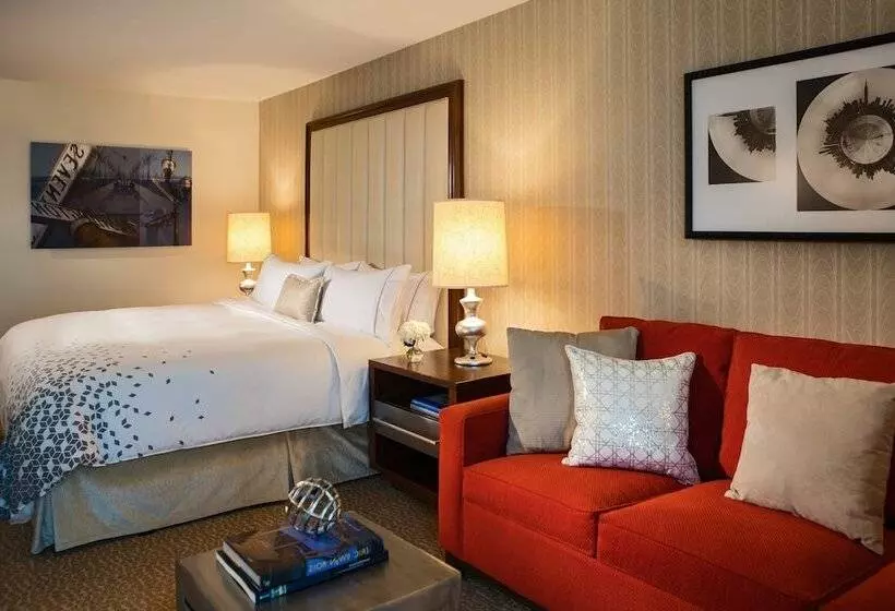 ホテル Renaissance Newark Airport