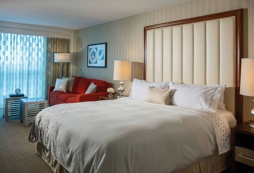 هتل Renaissance Newark Airport