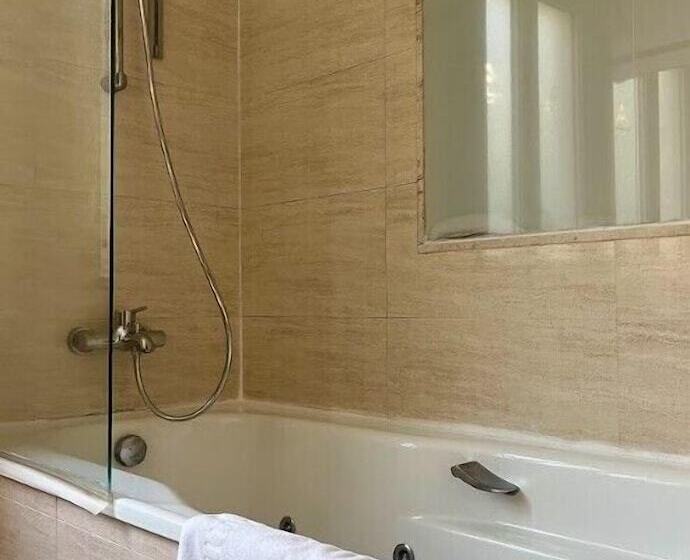 Hotell Spa La Central   Adults Only