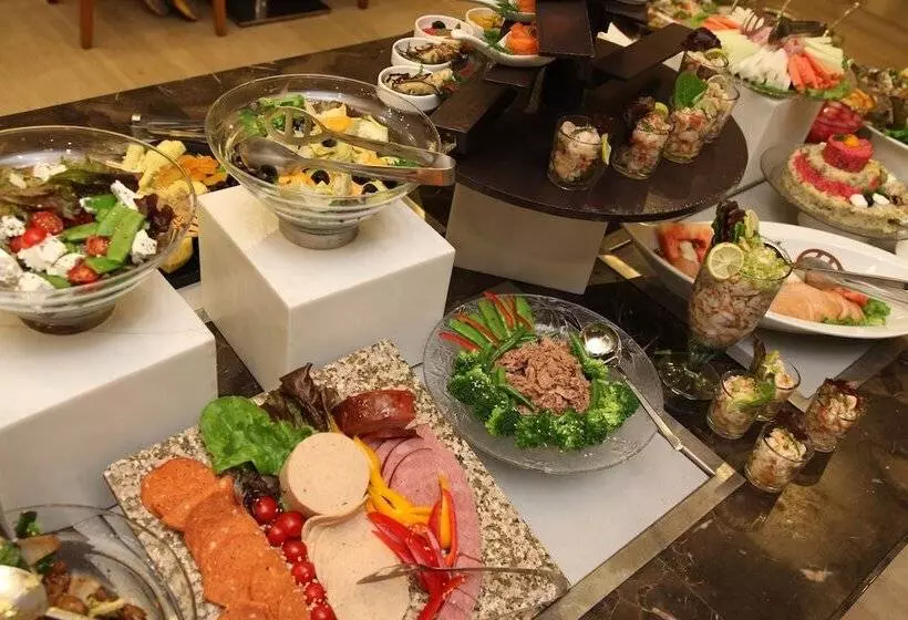 The Metropolitan Hotel & Spa New Delhi