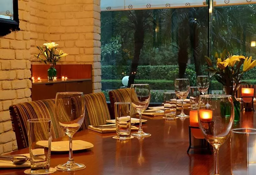 The Metropolitan Hotel & Spa New Delhi