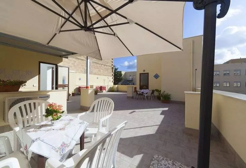 تختخواب و صبحانه Sole Di Trapani