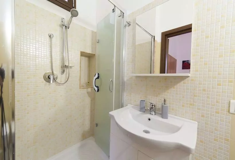 تختخواب و صبحانه Sole Di Trapani