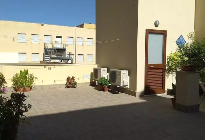 تختخواب و صبحانه Sole Di Trapani