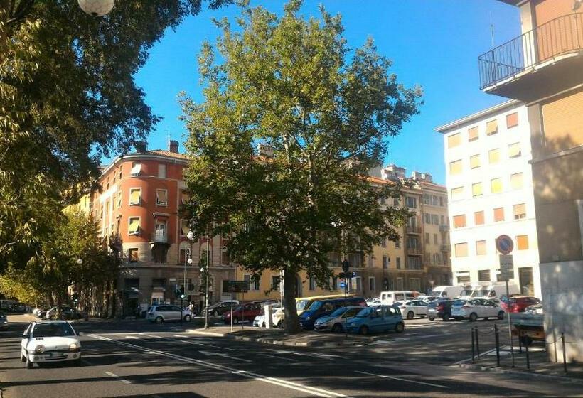 Golden Rooms Bed & Breakfast