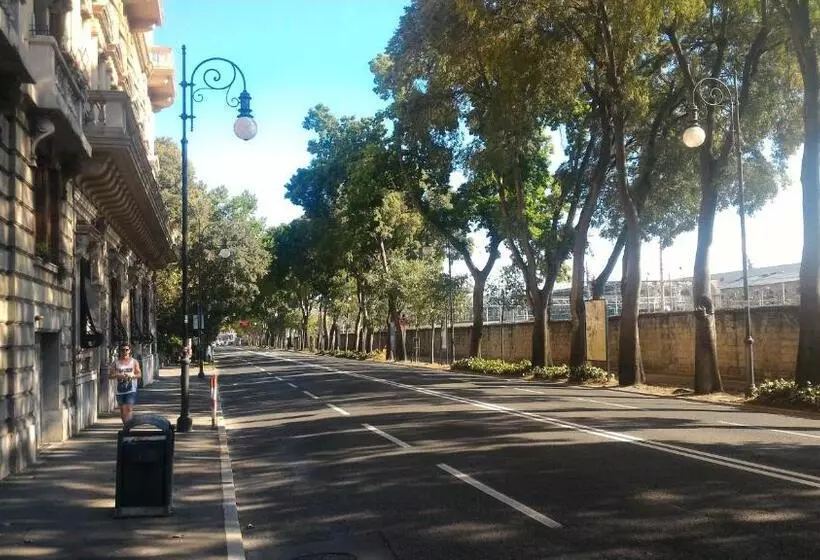 Golden Rooms Bed & Breakfast