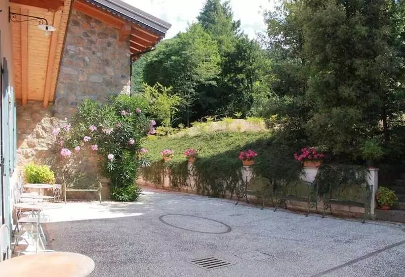 Hotelli Borgo Alla Sorgente