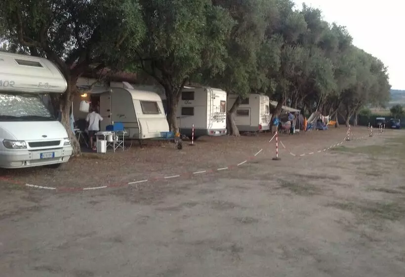 هتل Camping Scogliera Azzurra