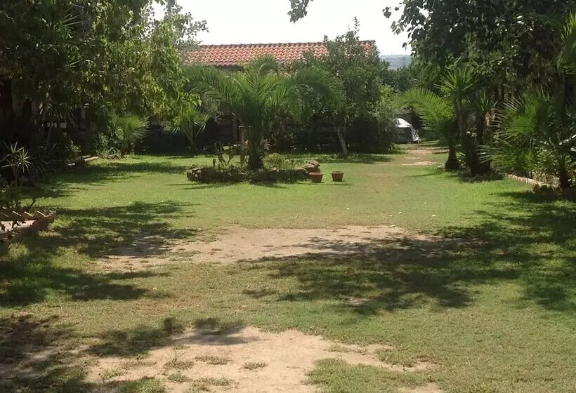 هتل Camping Scogliera Azzurra