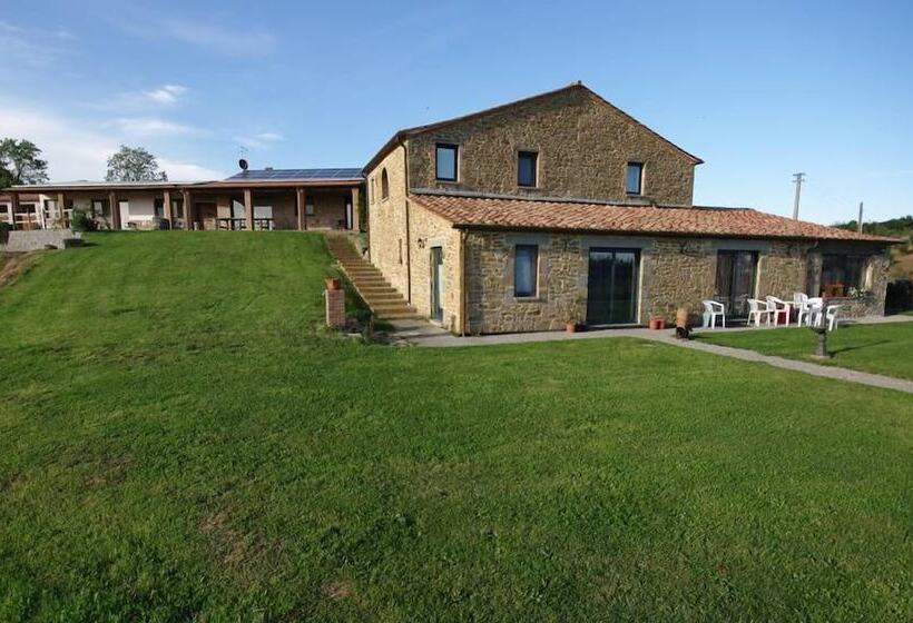 田舎風ホテル La Poderina