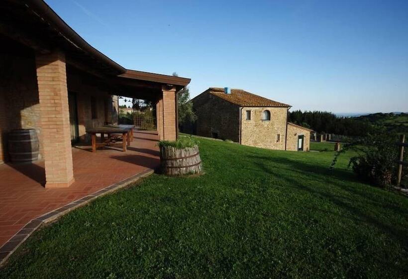 田舎風ホテル La Poderina