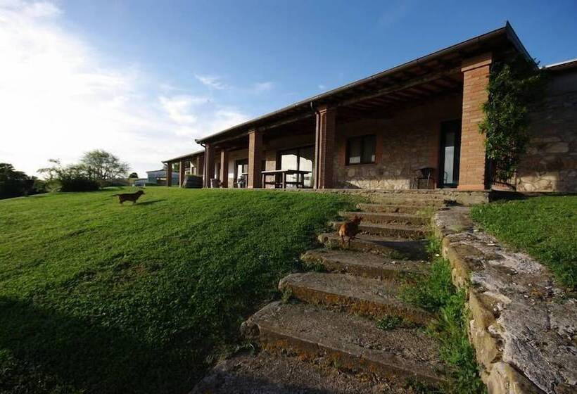 田舎風ホテル La Poderina