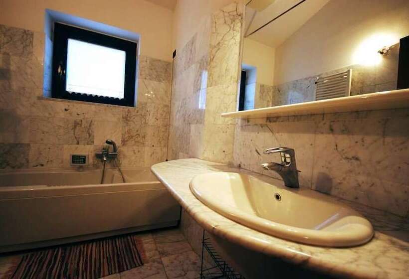 田舎風ホテル La Poderina