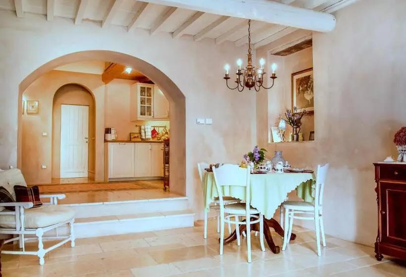 田舎風ホテル Bioagriturismo Podere Montisi