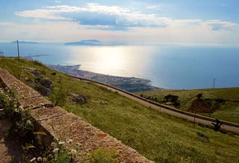 ペンション Casa Romeo   Relax Nel Cuore Di Erice