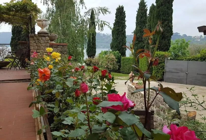 Aamiaismajoitus (B&B) Il Nido Del Falco