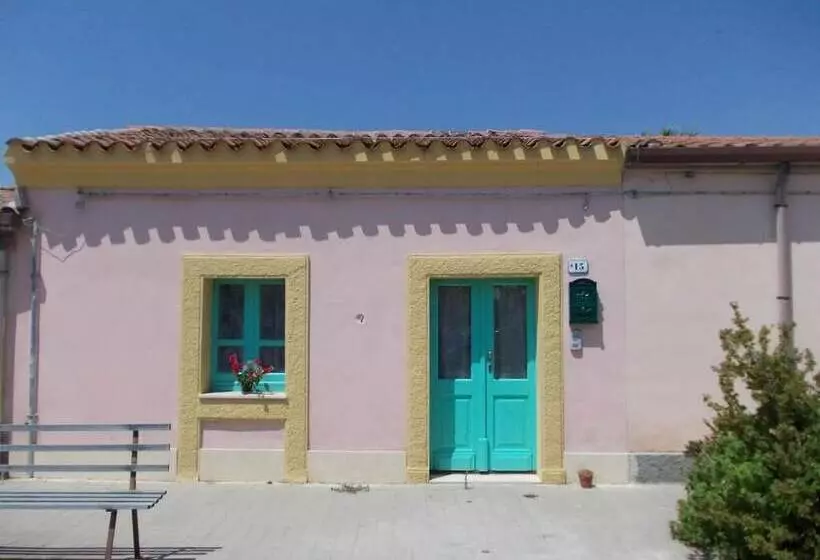 Aamiaismajoitus (B&B) Sardinia International House