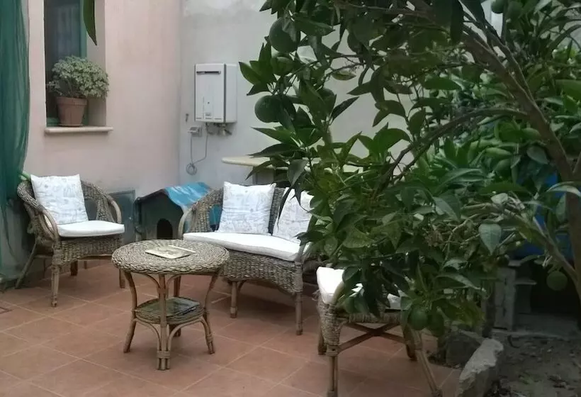 Aamiaismajoitus (B&B) Sardinia International House