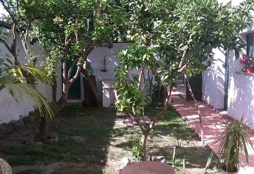 민박 Sardinia International House