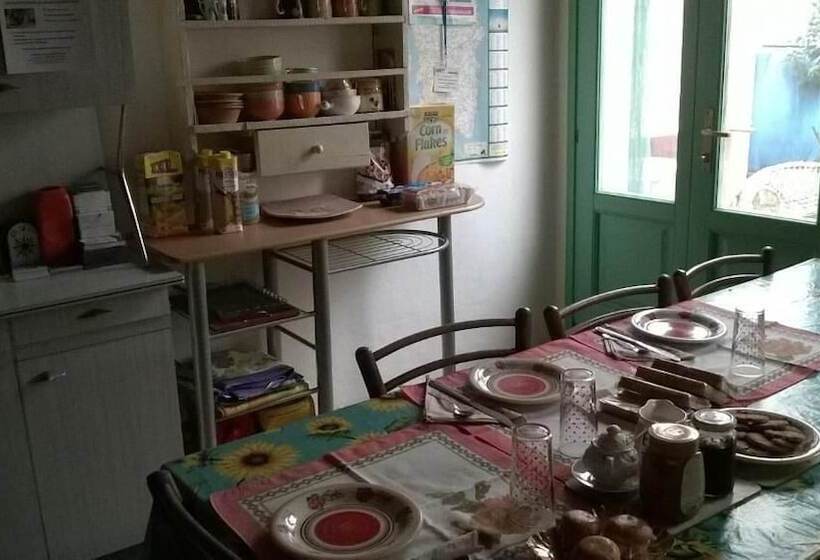 민박 Sardinia International House